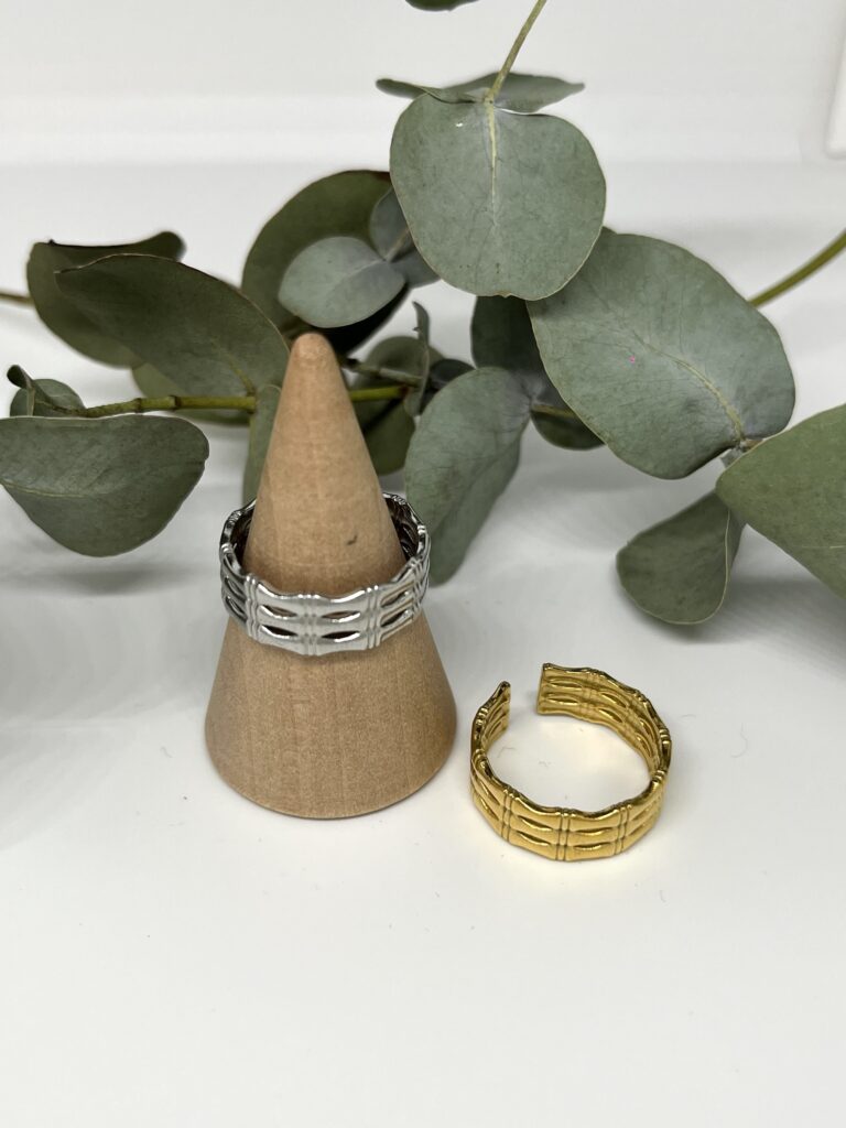 Vivian Ring