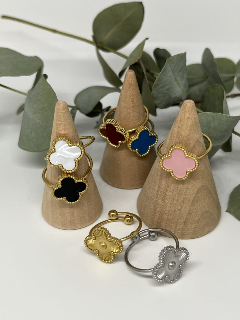 Clover Ring