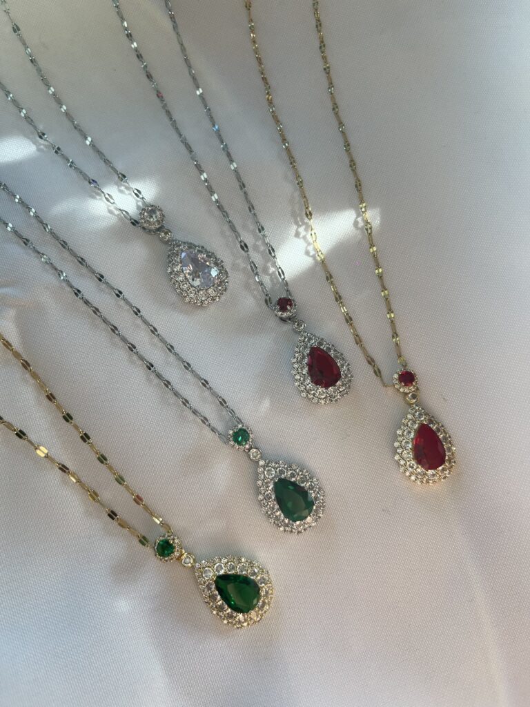 Sissy Necklace