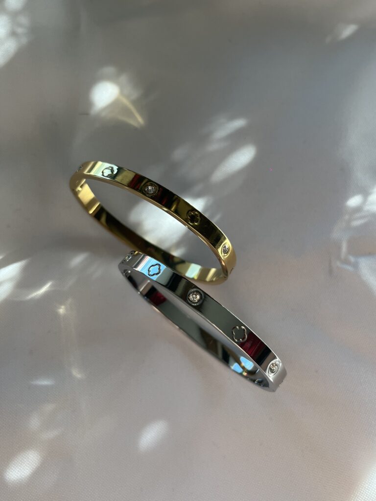Clover Crystal Bangle