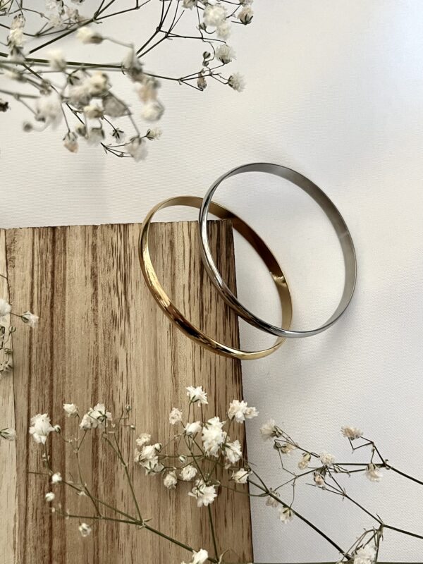 Simple Smooth Bangles