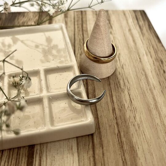 Simple Ring