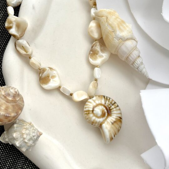 Sand necklace