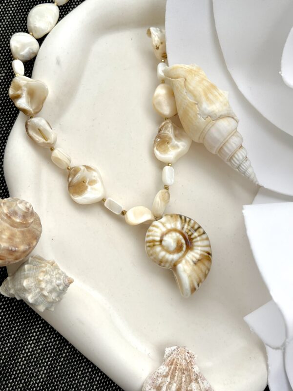 Sand necklace
