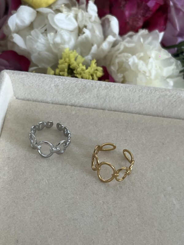 Ariana Ring