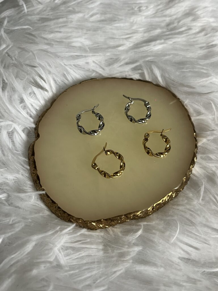 Lila Hoops