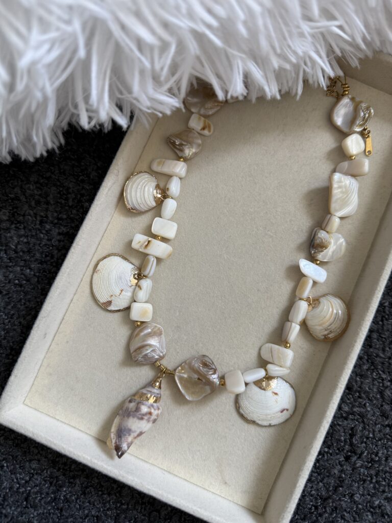 Treasure hunt Necklace