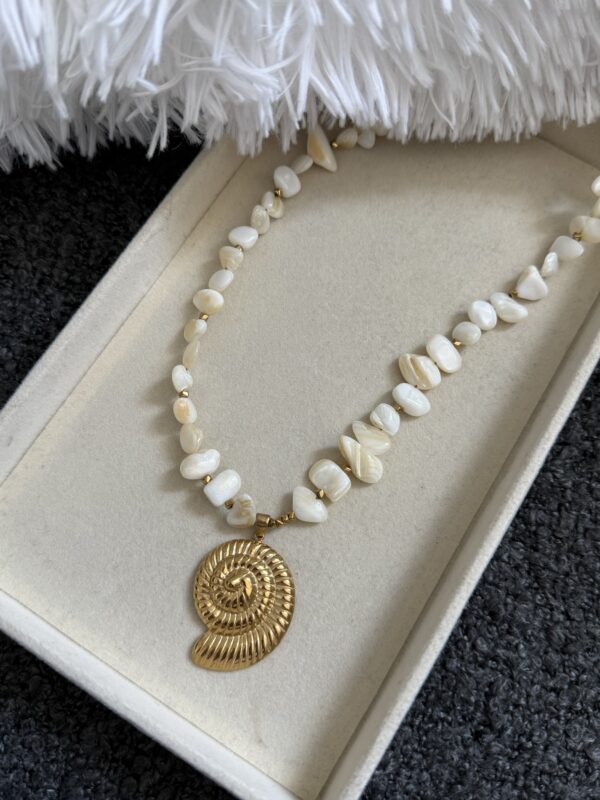 Calyra Necklace