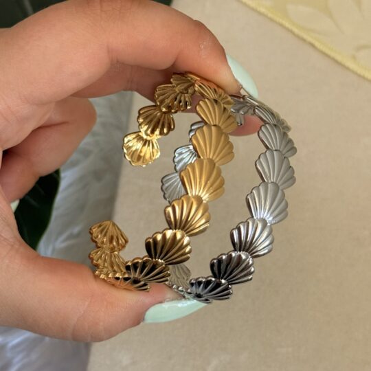 Small Shell Bracelet