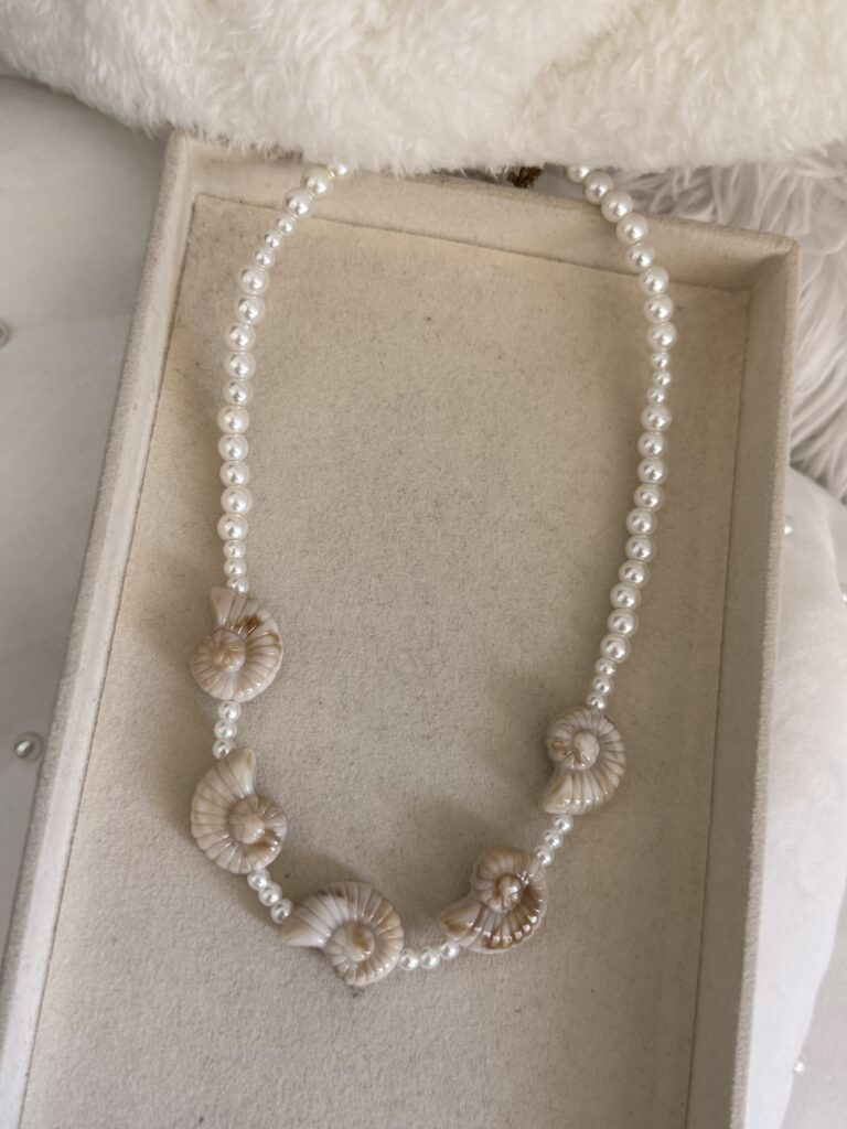 White Shells Necklace