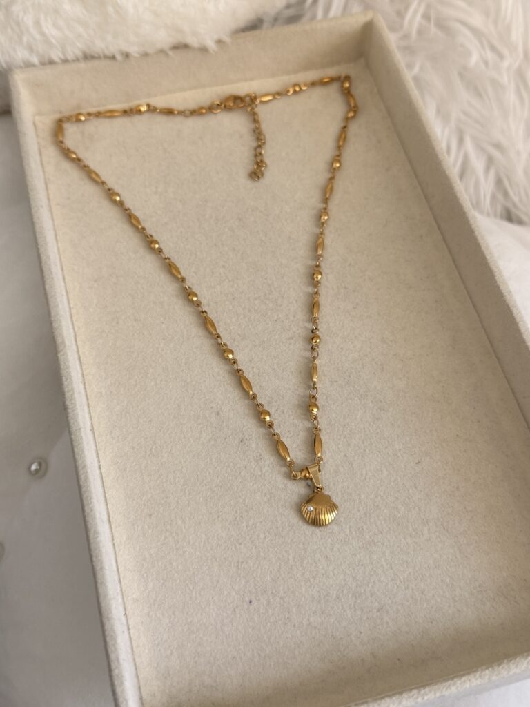 Pearly Shell Necklace